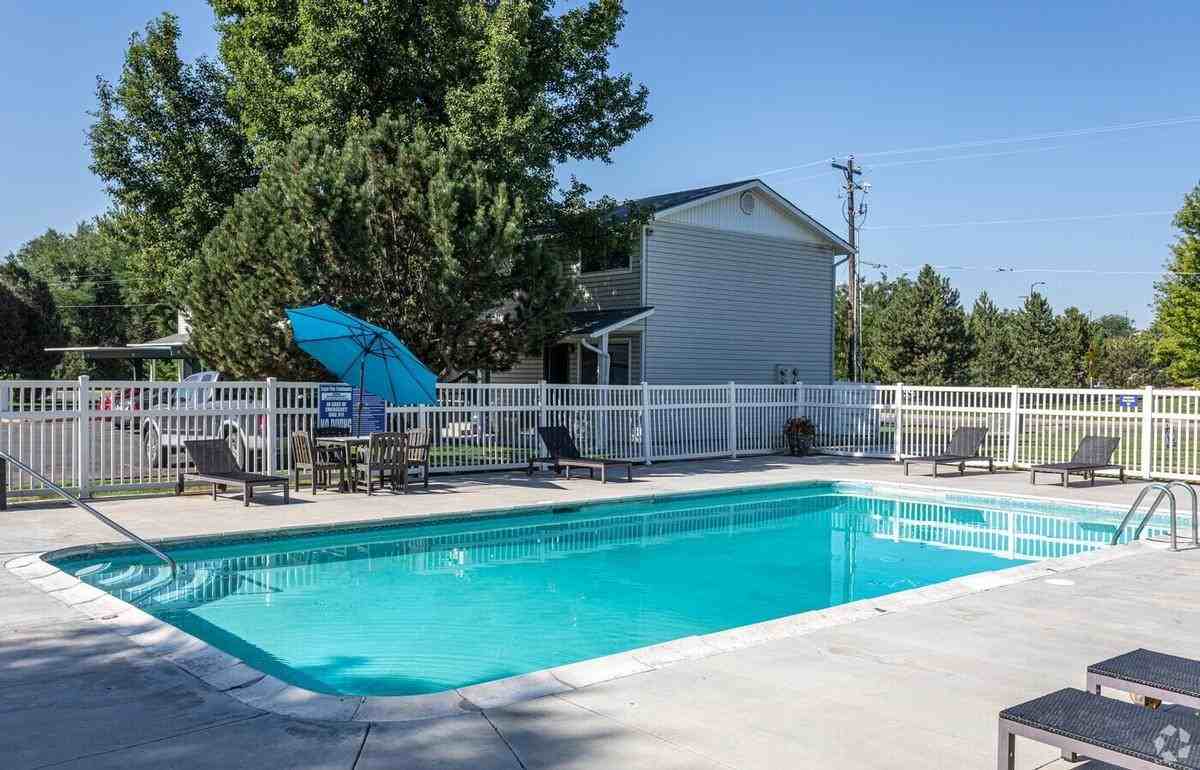 2901 S Robert Ln - Photo 3 of 30