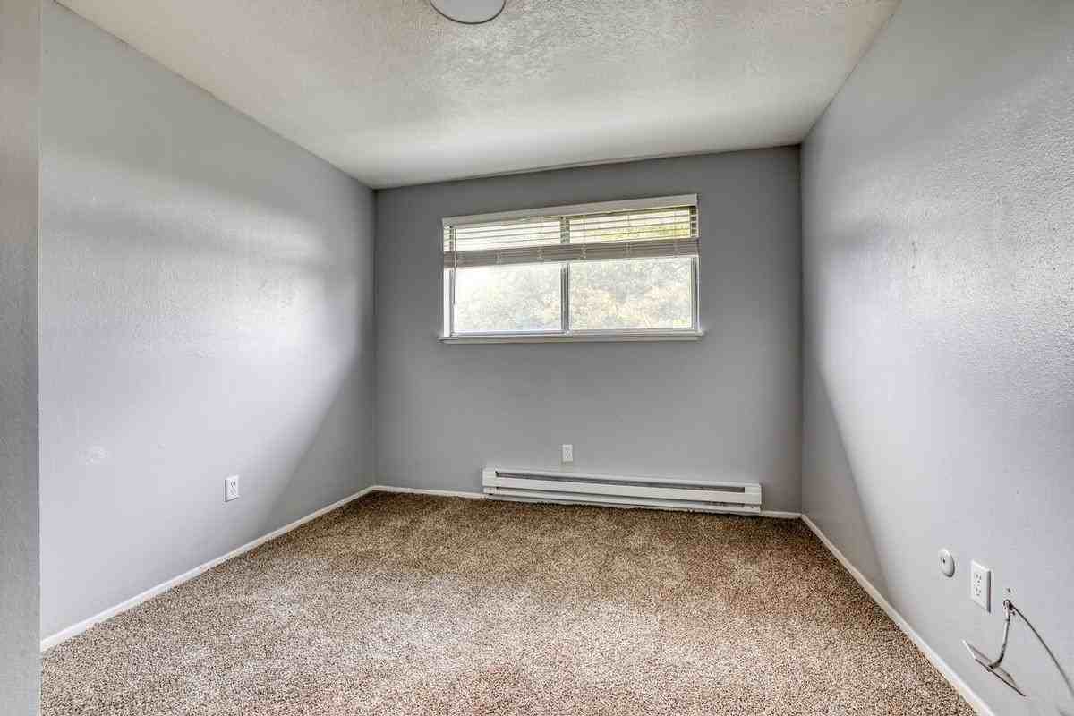 2901 S Robert Ln - Photo 2 of 30