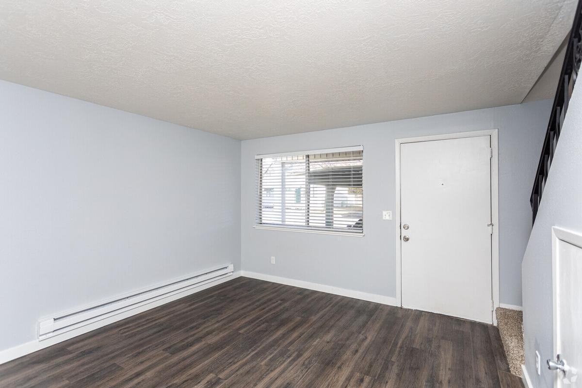 2901 S Robert Ln - Photo 3 of 30