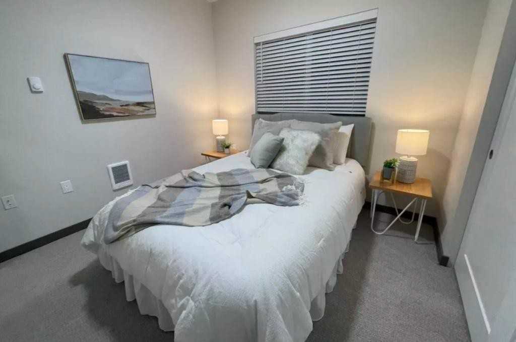 1410 Wendell Ave Se - Photo 3 of 14