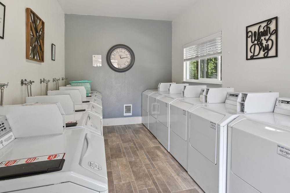 201 Carpenter Rd Se - Photo 6 of 10