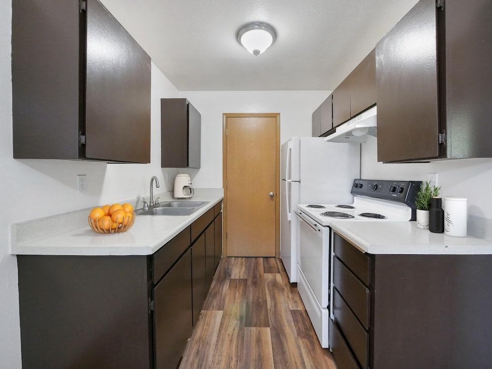 10214 Lakeview Ave Sw - Photo 6 of 10