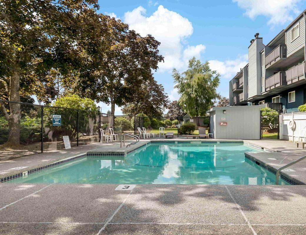 42 Thunderbird Pkwy Sw