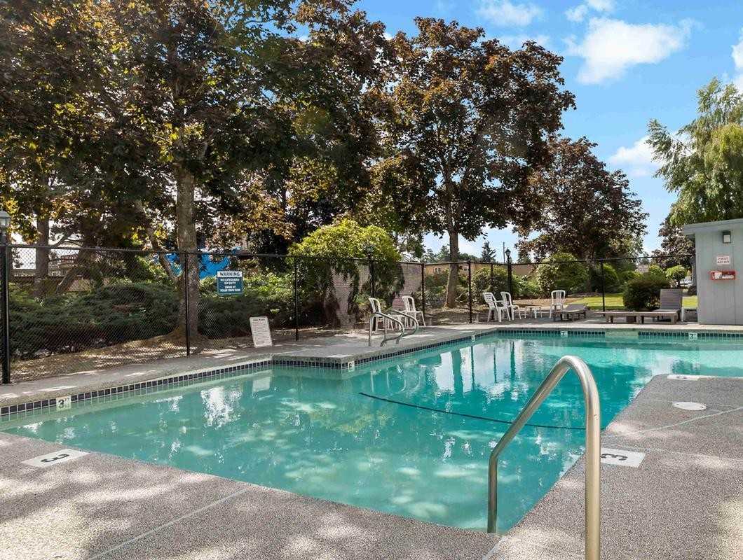 42 Thunderbird Pkwy Sw