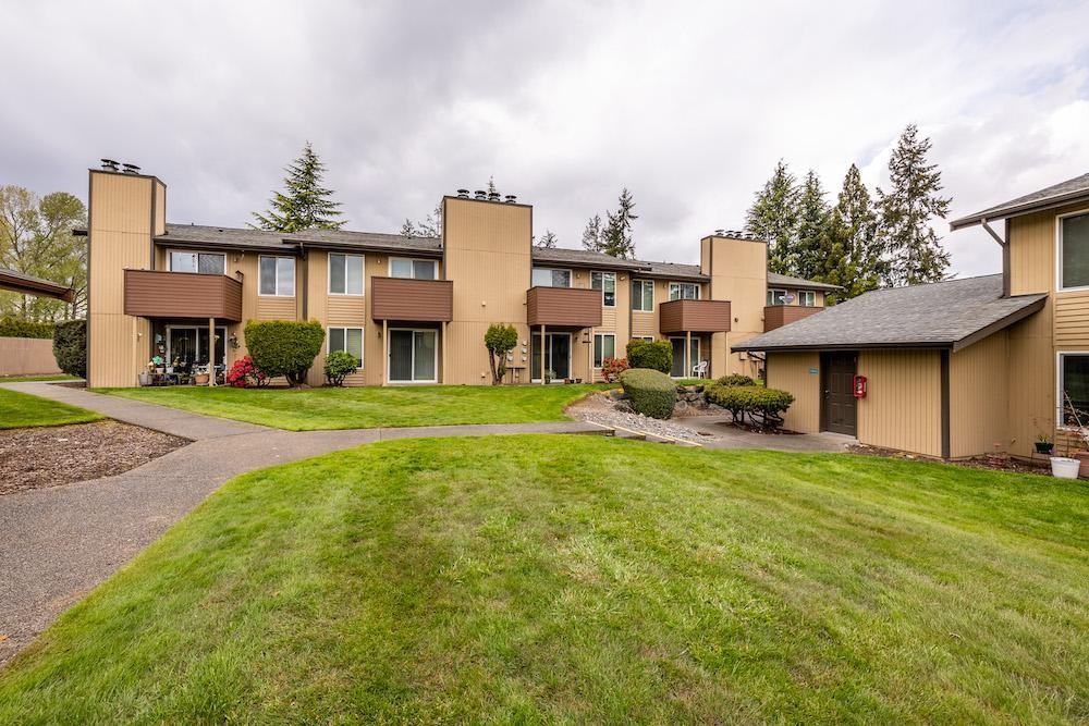 1204 73rd St E - Photo 5 of 10