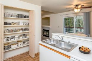 801 Lilly Rd Ne - Photo 1 of 1