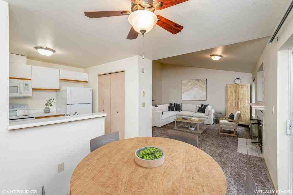 801 Lilly Rd Ne - Photo 4 of 12