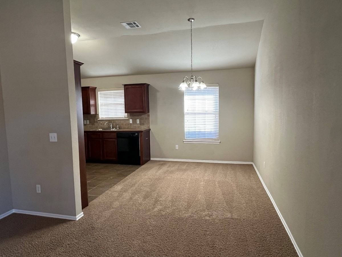 2113 Nw 199th St - Photo 2 of 15