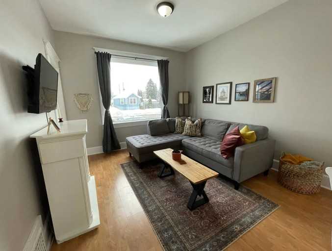 1209 Brown St - Photo 3 of 12