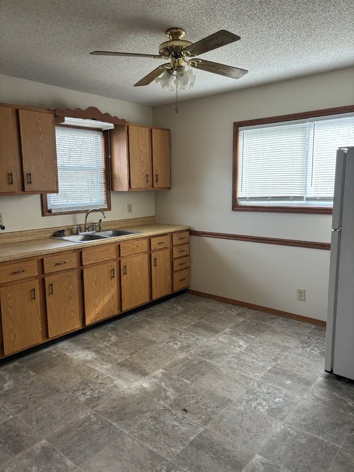 1017 Ross Ln, Clarksville, TN 37042 3 Bedroom House for 1,195/month