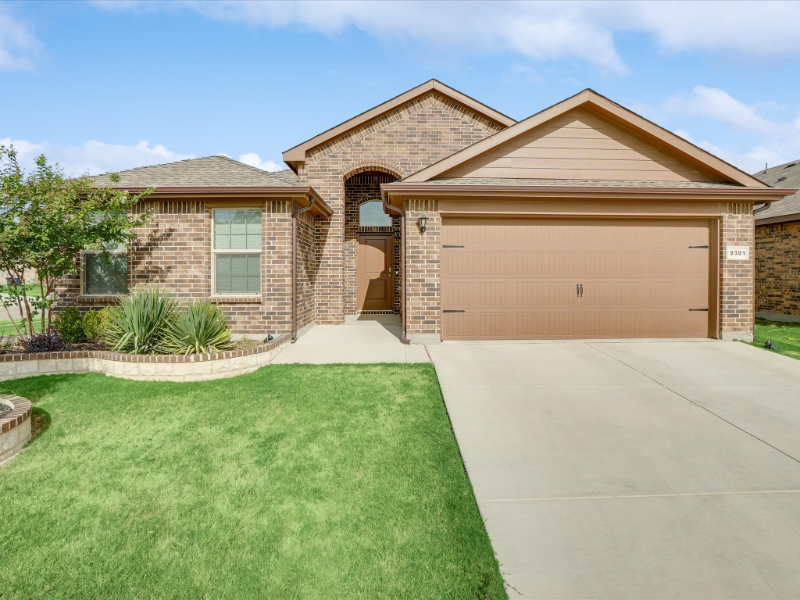 9301 Red Brush Trl - Photo 4 of 25