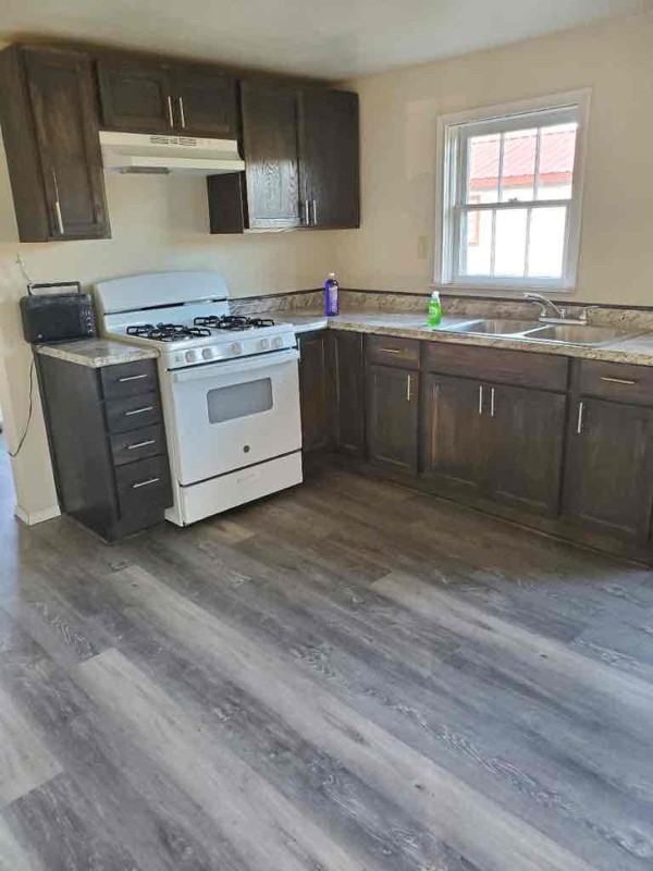 306 Dorothy St - Photo 4 of 7