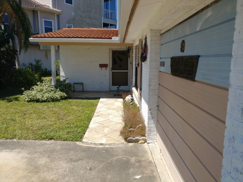 12909 5th Isle - Photo 3 of 34