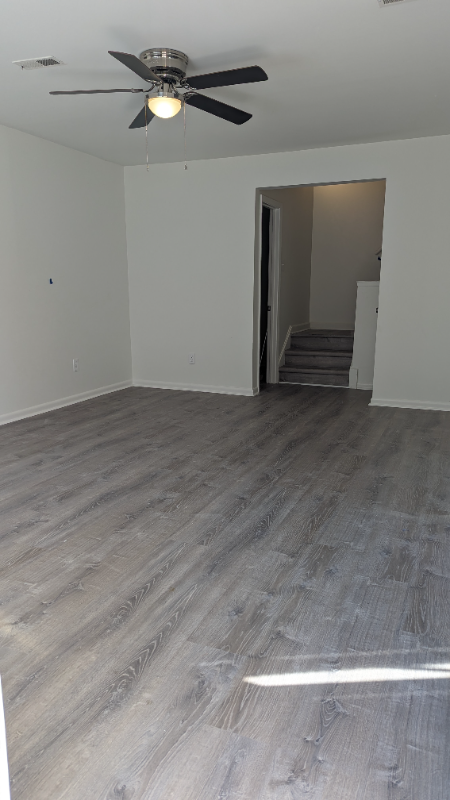 1473 Monterry Pl - Photo 2 of 10