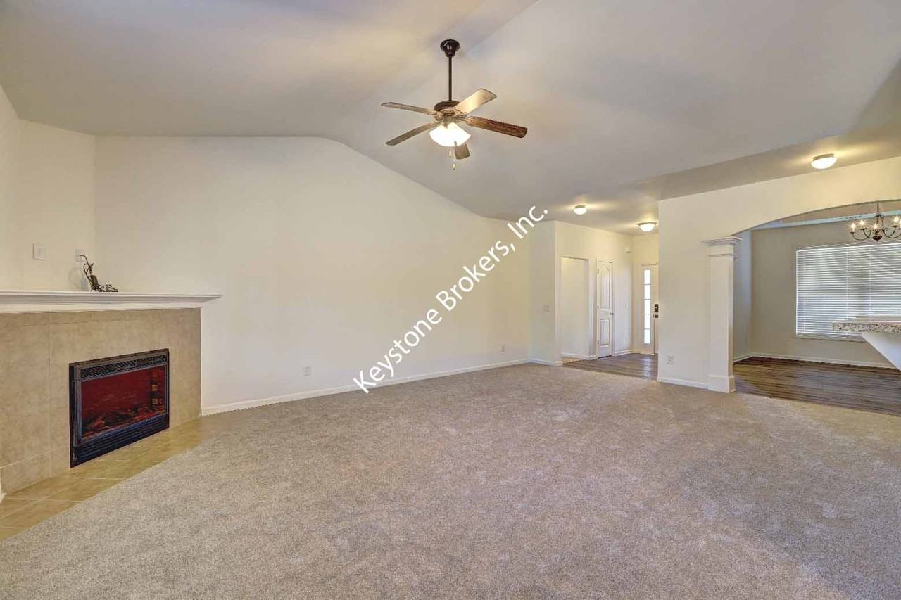110 Sea Oaks Ct #1 - Photo 2 of 12