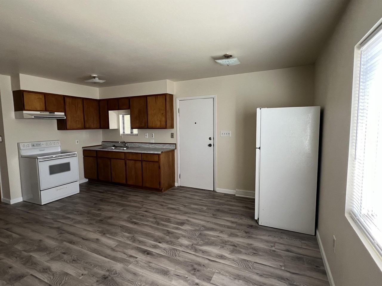 206 S Clayton St #3 - Photo 6 of 11