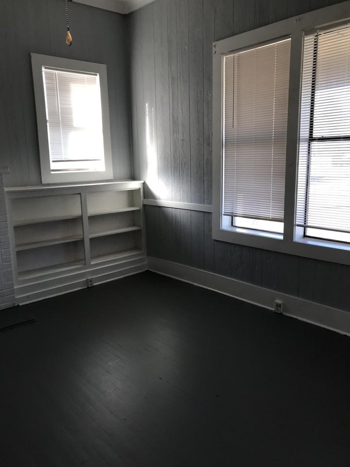 822 Edwards Street - Photo 3 of 6