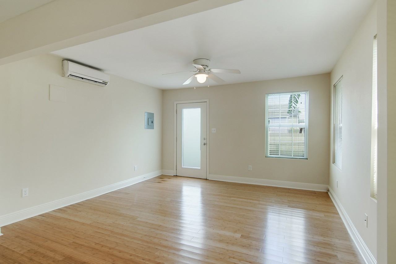 8525 Hickory St. - Photo 3 of 12