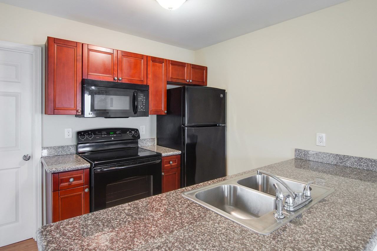 8525 Hickory St. - Photo 4 of 12