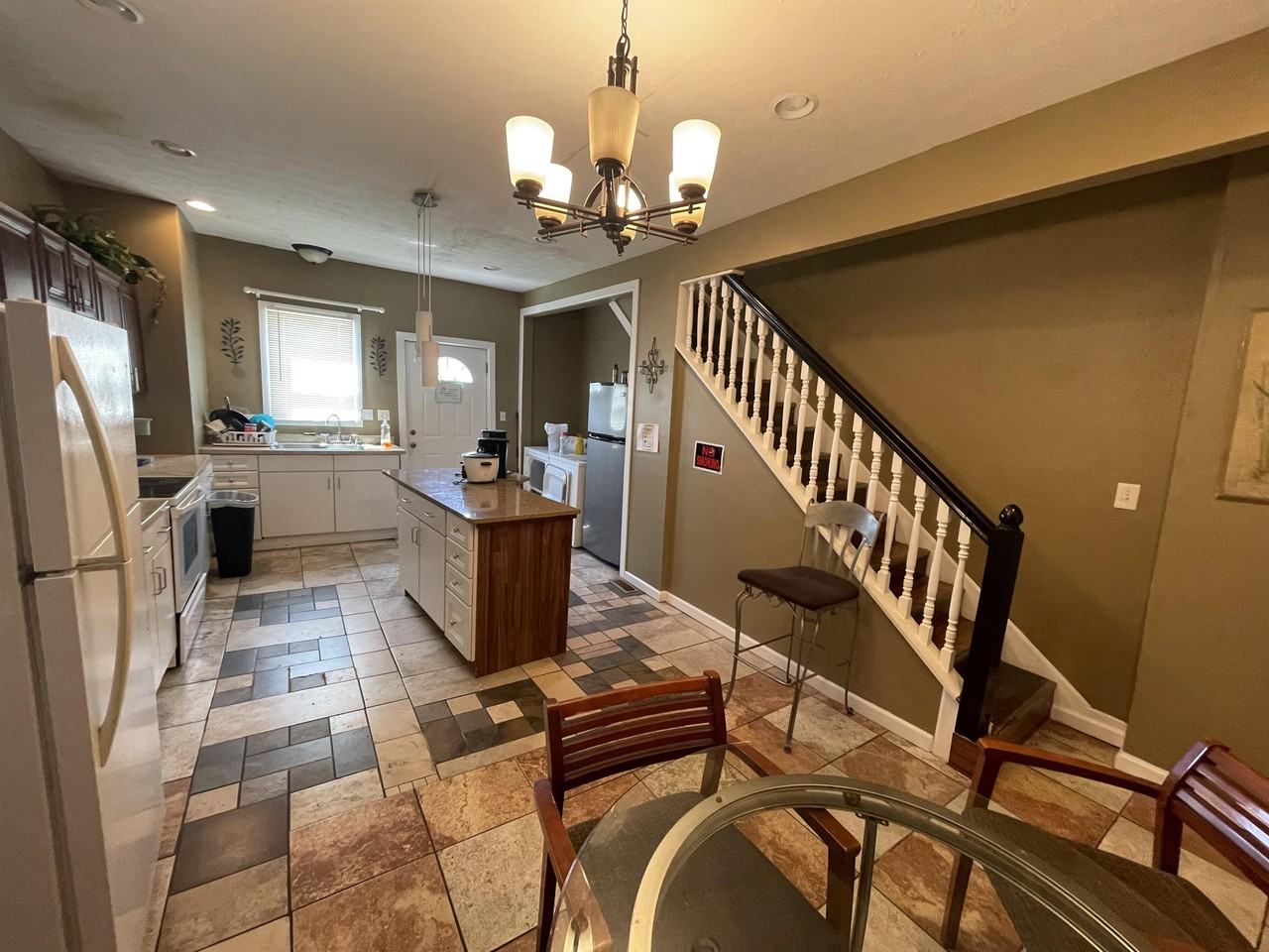 601 West 30th Street #4 - Photo 6 of 9