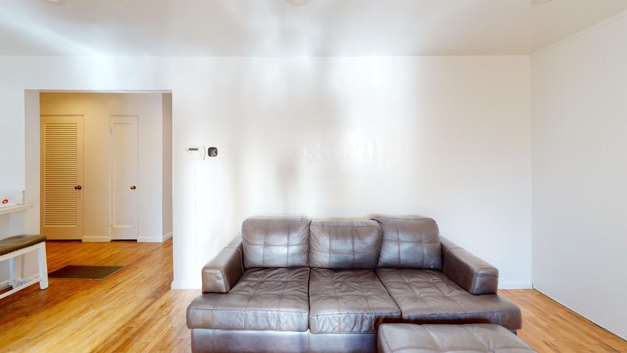 6225 Hobart St #1 - Photo 2 of 11