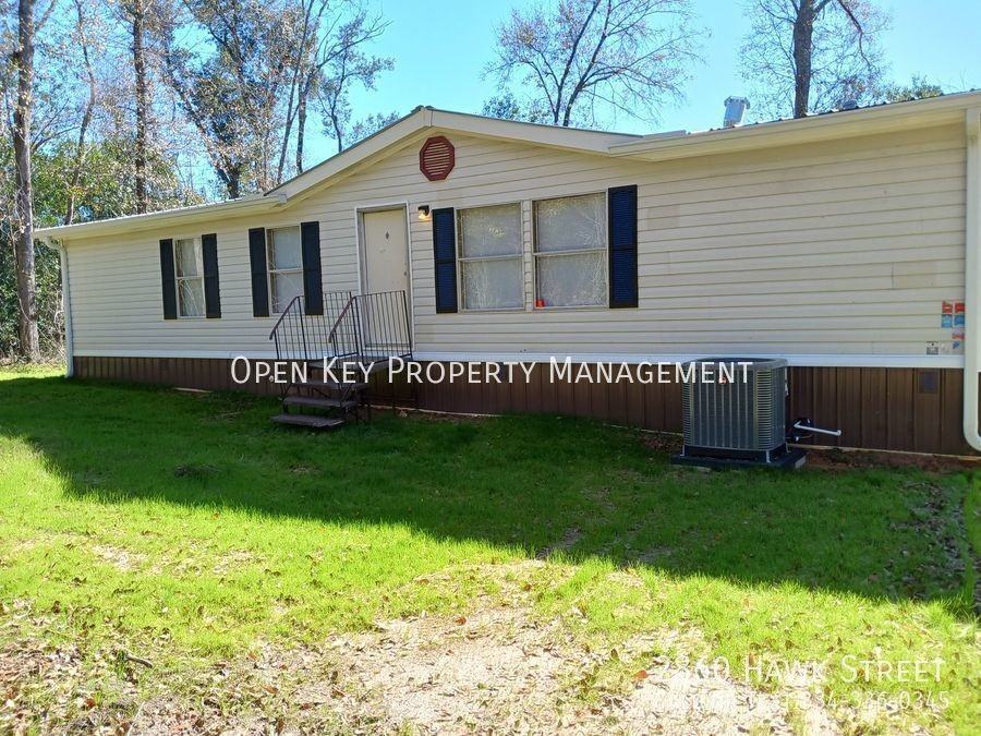 2860 Hawk St, Marianna, FL 32448 3 Bedroom Apartment for 975/month