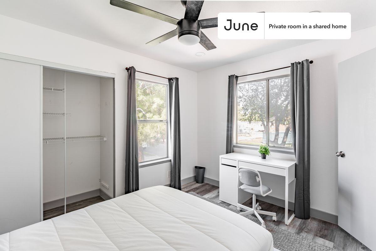 589 N Garfield Ave #A - Photo 4 of 26