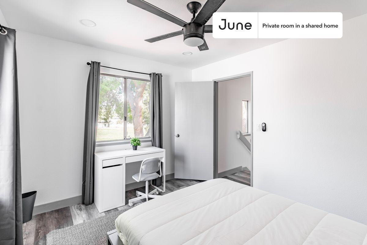 589 N Garfield Ave #A - Photo 5 of 26