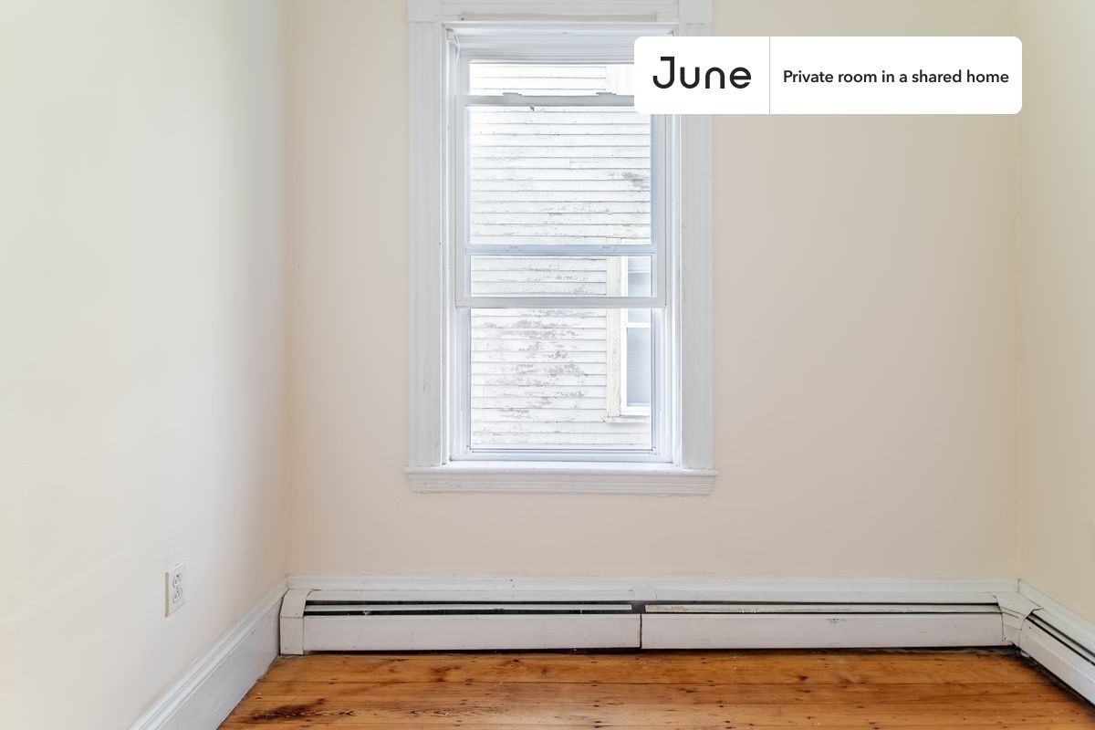 72 Calumet St #B - Photo 4 of 16