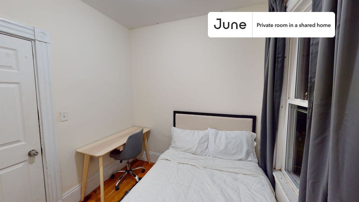 72 Calumet St #B - Photo 2 of 16