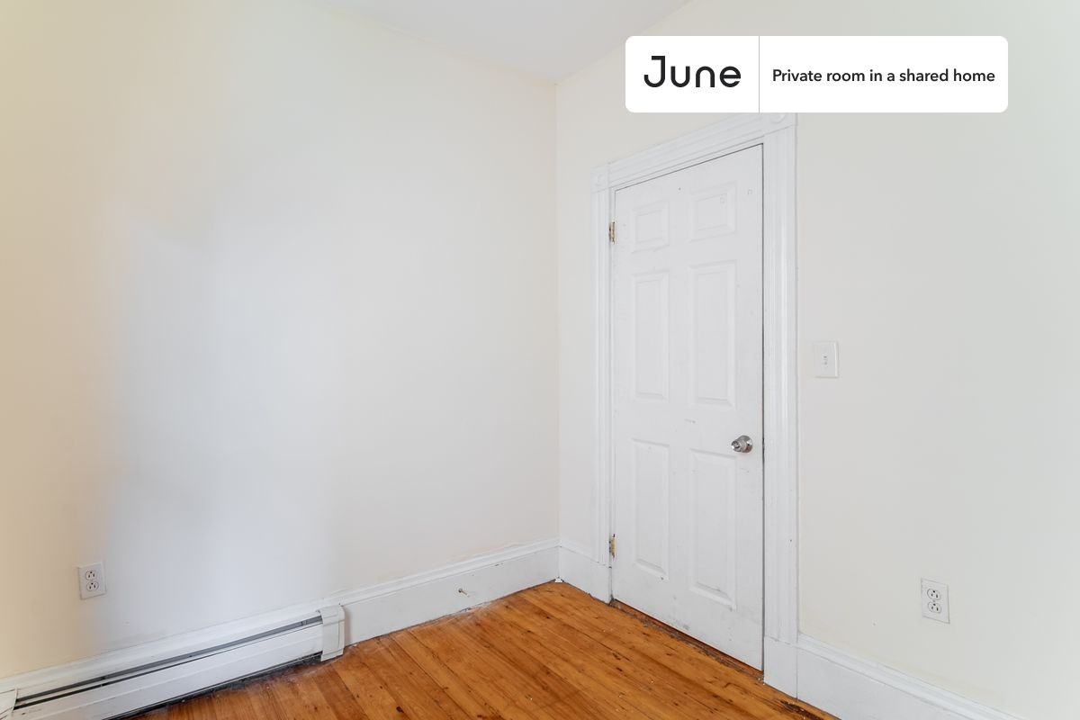 72 Calumet St #B - Photo 6 of 16