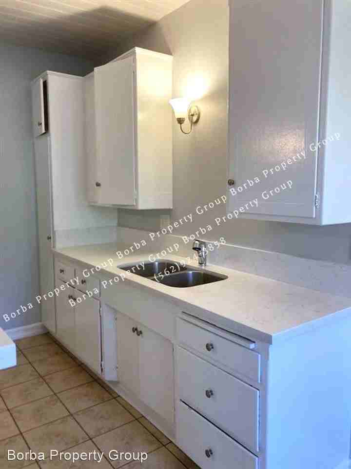 1730 Coronado Ave - Photo 3 of 7