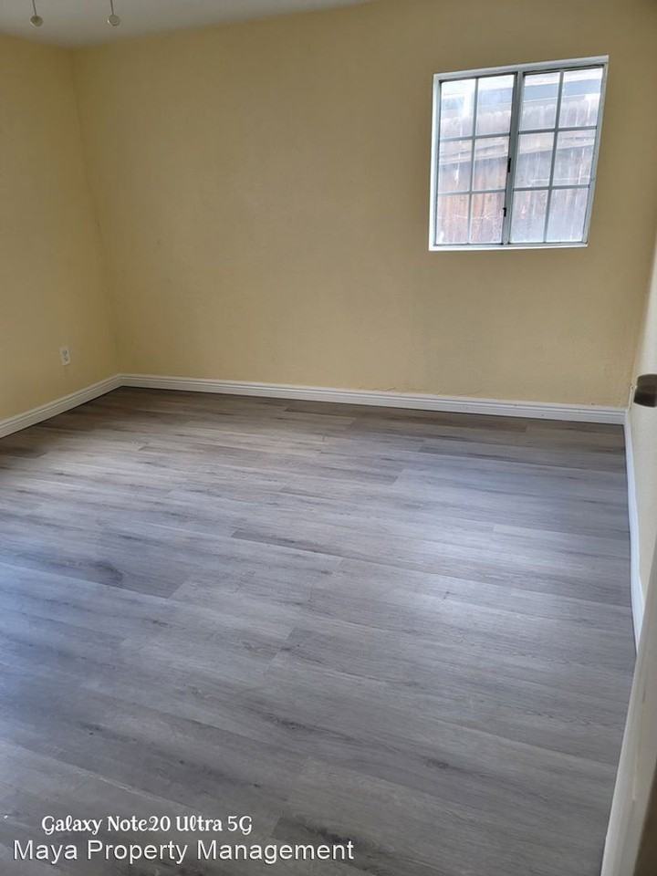 10005 & 10007 Glenn St. - Photo 3 of 5