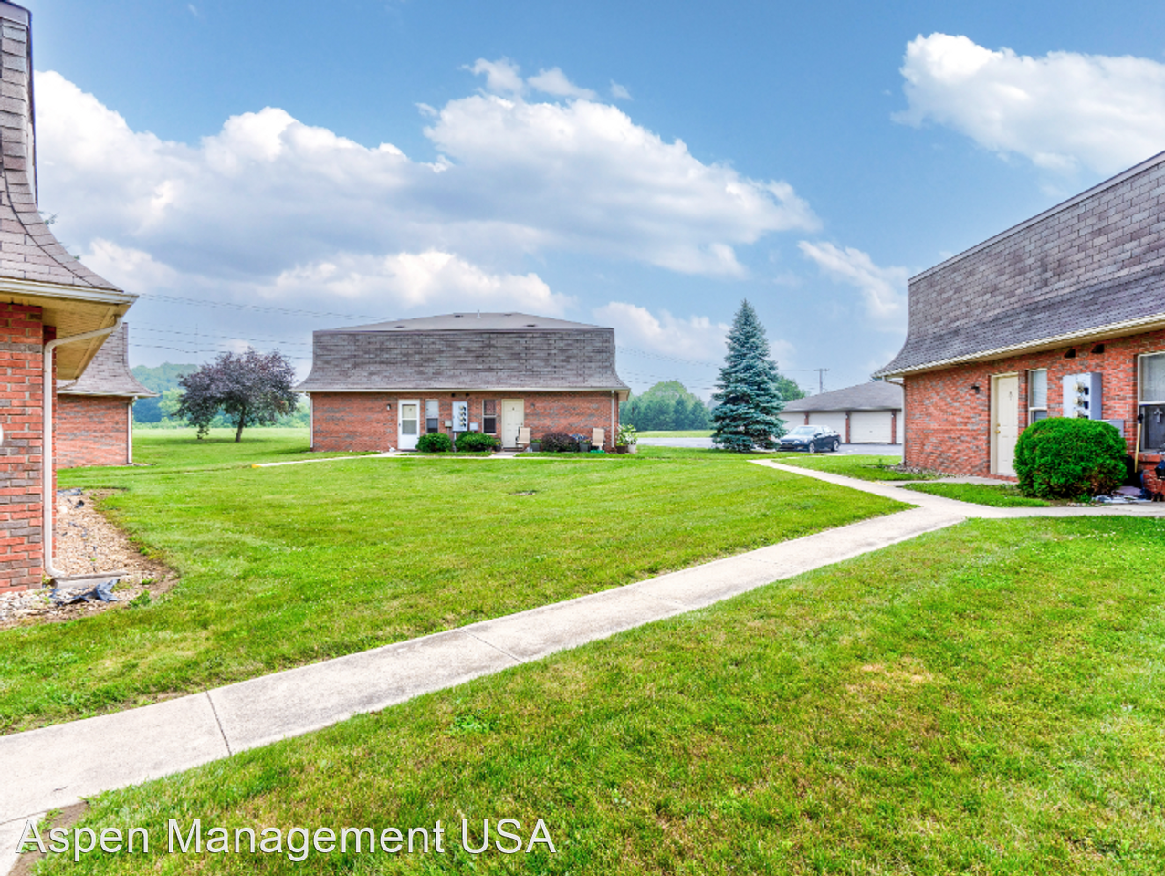 Ridgewood Court 1140 N Market Street - Photo 3 of 15