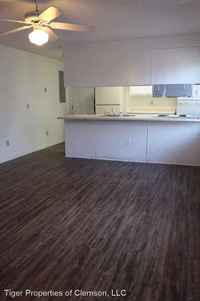 108 Ole Towne Sq - Photo 2 of 16