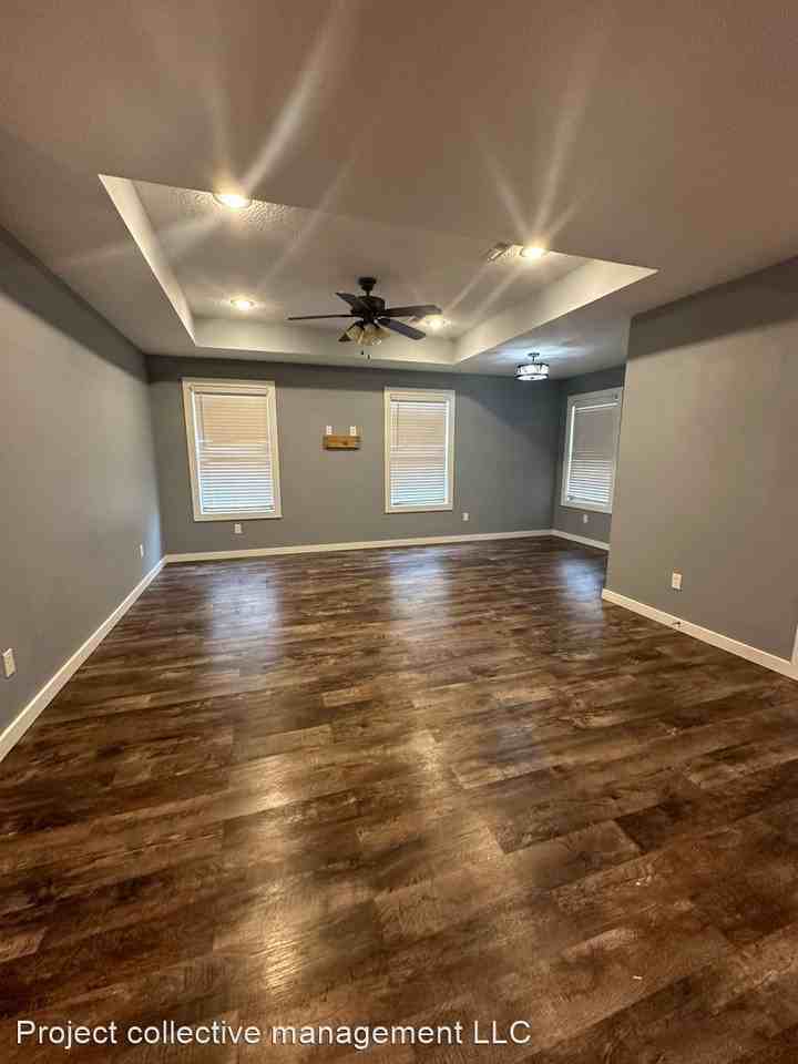 W Nicholas - Photo 3 of 12