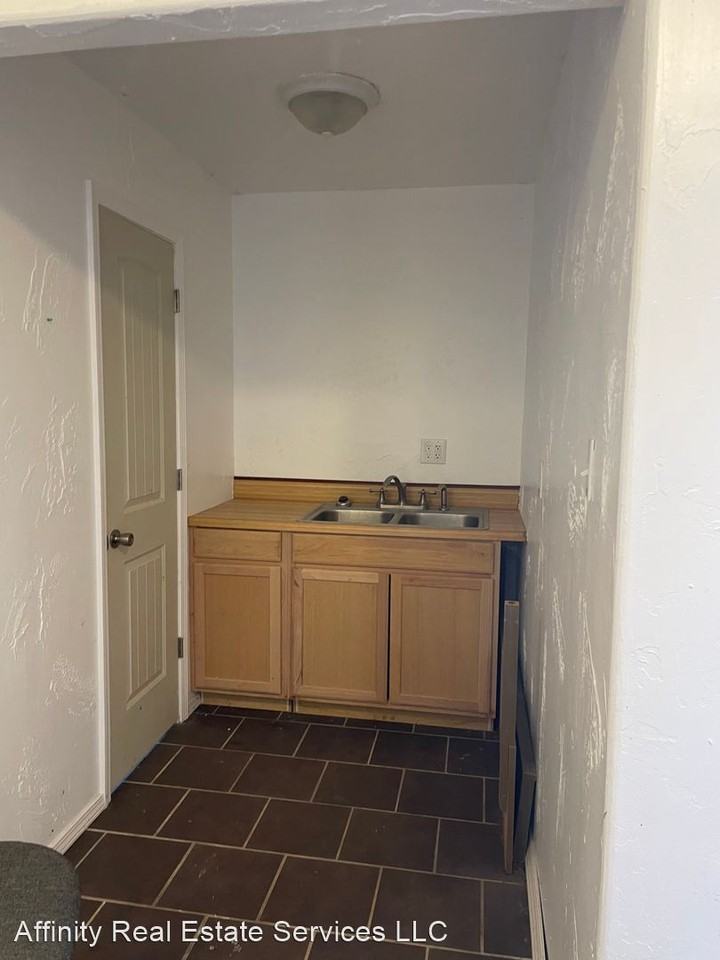 601 S. 5th St. - Photo 3 of 13