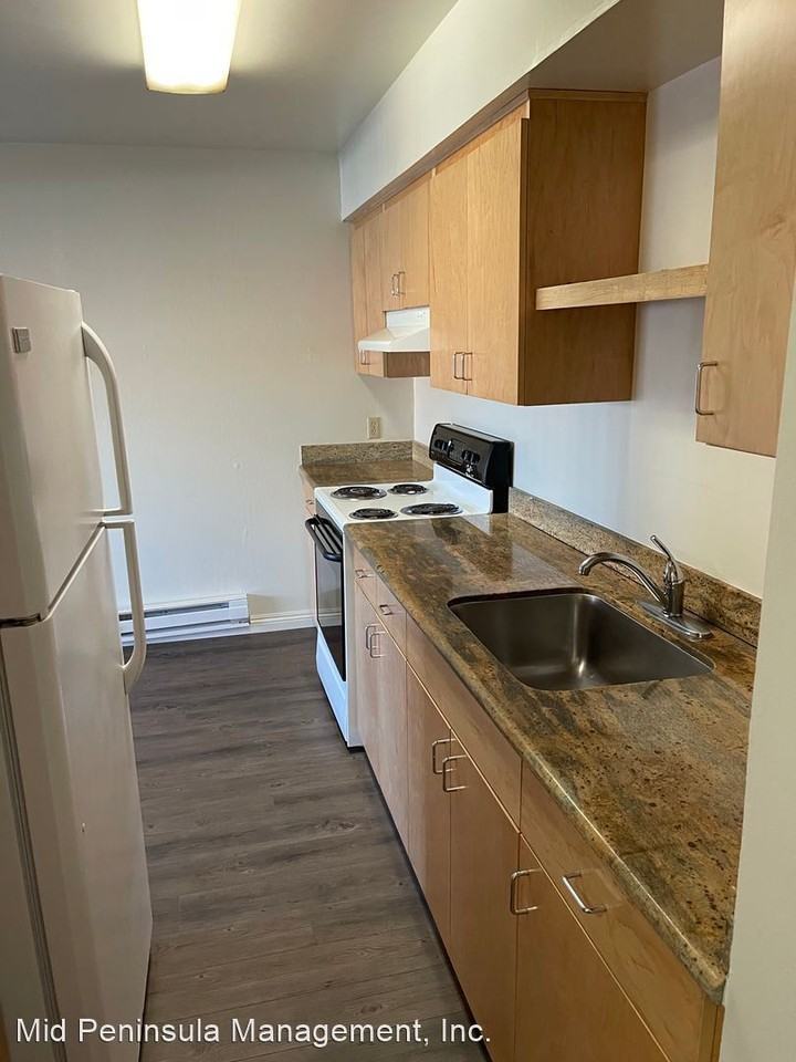 240 Linden St - Photo 3 of 14