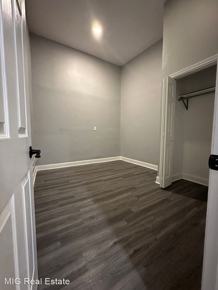 406 Communipaw Ave. - Photo 2 of 7