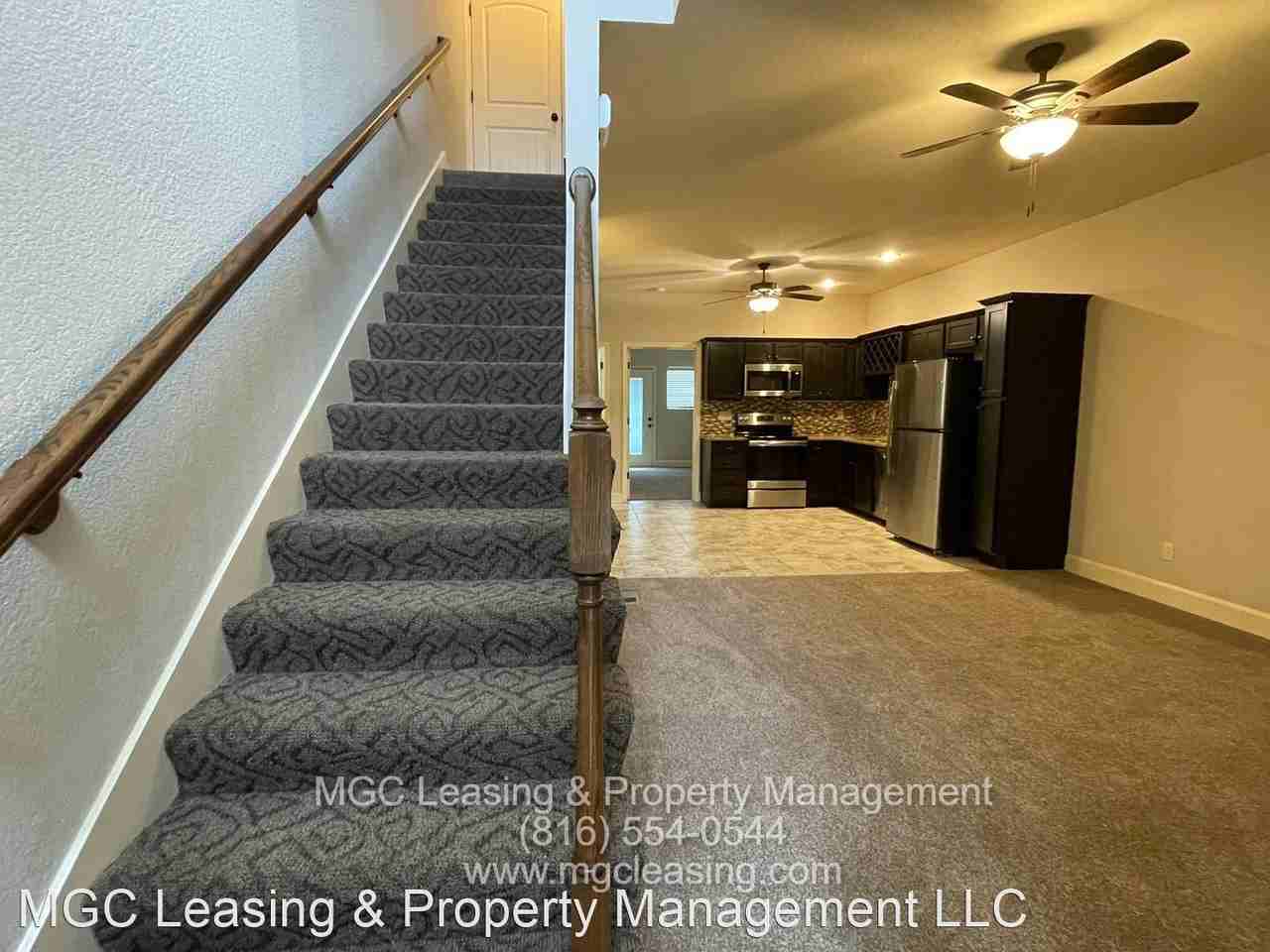 2230-2236 SW Burning Wood Ln - Photo 3 of 39