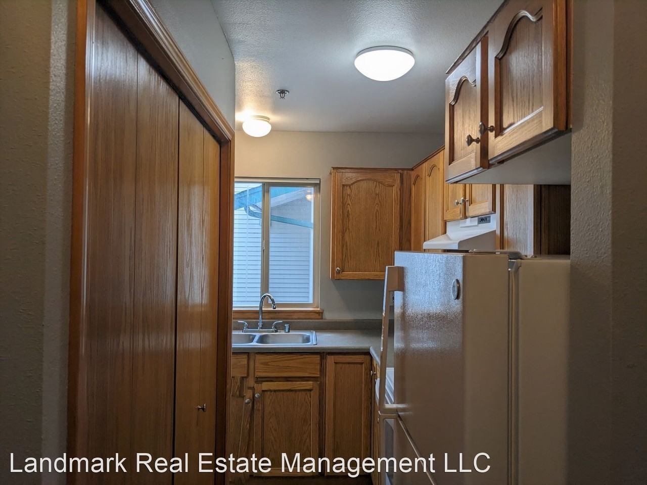 Harbor Side Apartments 1432 1432 1498 Peace Portal Drive, Blaine