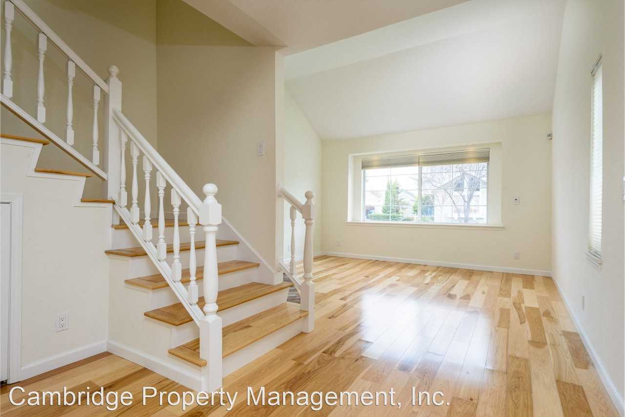 310 Commander Ln - Photo 2 of 17