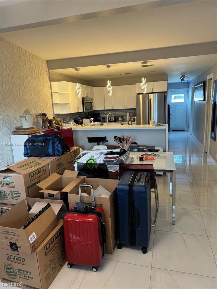 9625 Nw 36th Ave #A - Photo 3 of 13