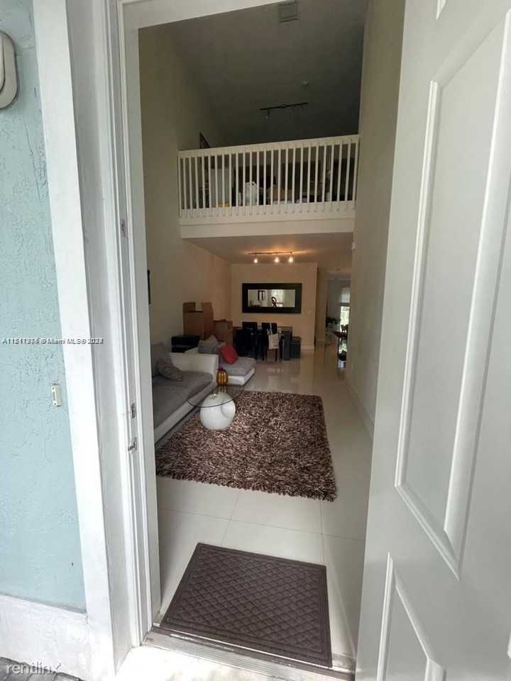 7478 Nw 114th Path - Photo 3 of 18