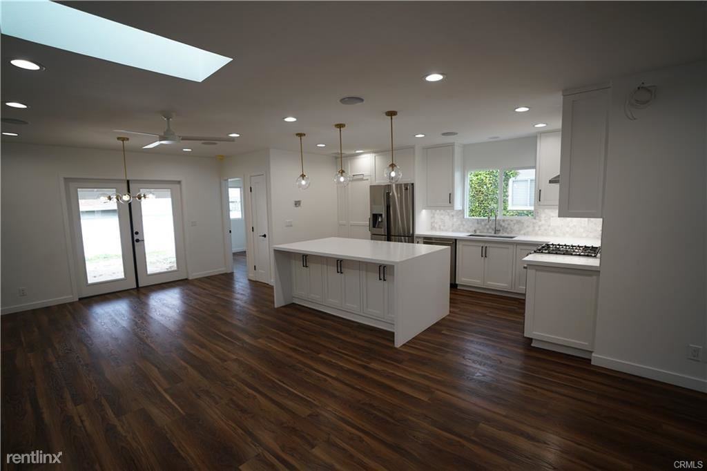 4466 Sherman Oaks Cir - Photo 3 of 10
