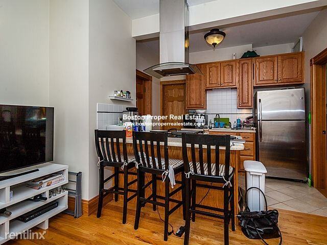 97 Myrtle St - Photo 2 of 11