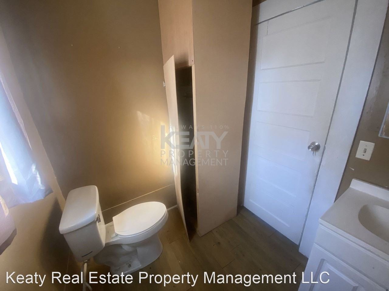 822 S Avenue F - Photo 2 of 4