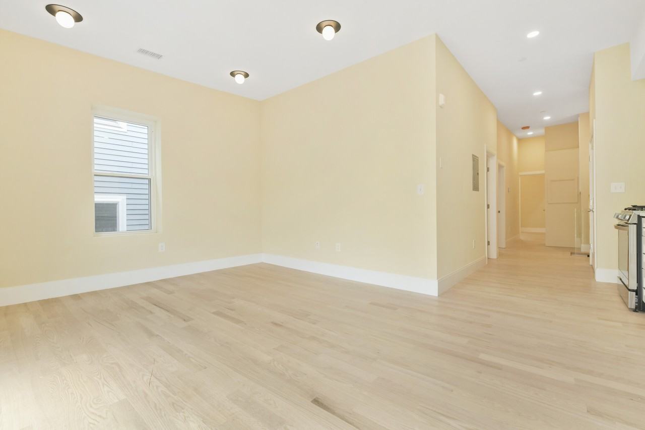 184 Paris St #3 - Photo 4 of 17