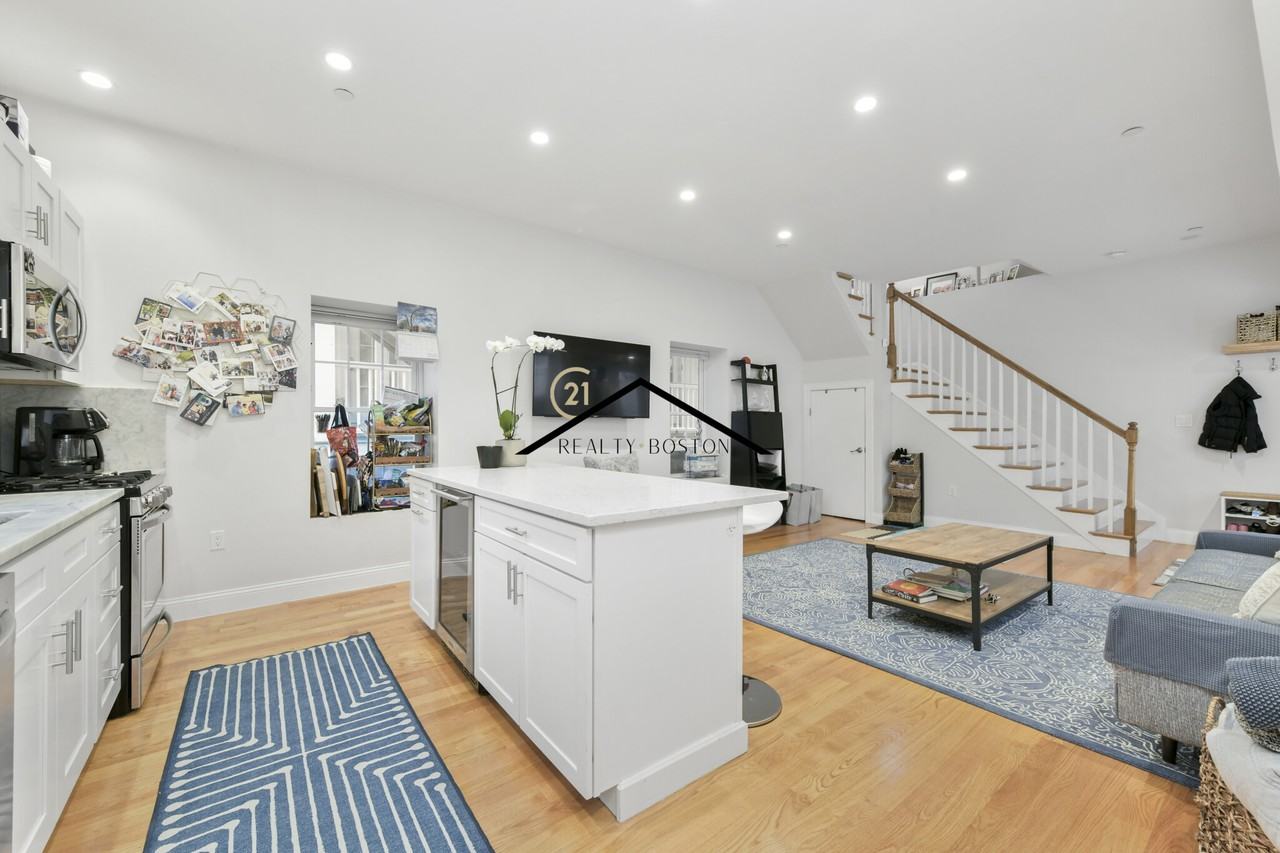 100R Webster St - Photo 5 of 13