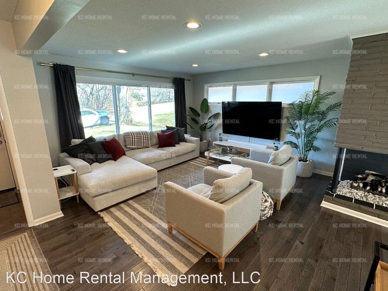 5605 W 49th St - Photo 2 of 45